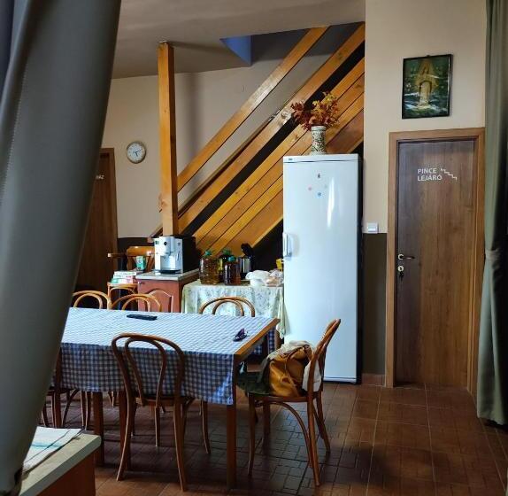 膳宿费 Vár Liget Vendégház