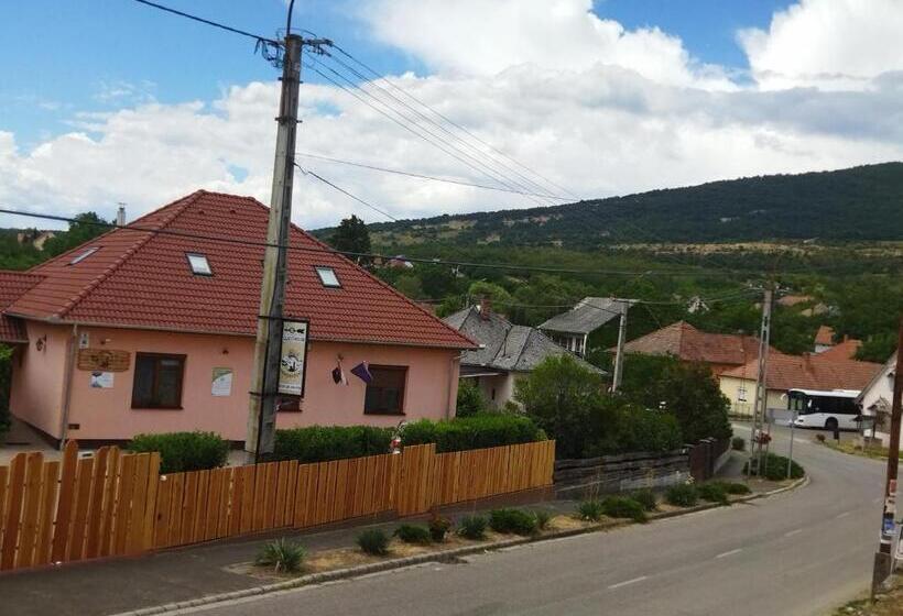 膳宿费 Vár Liget Vendégház