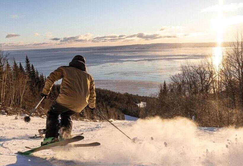 Les Caches De La Grande Pointe