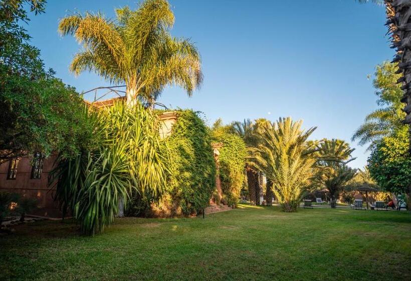 ریاض Villa Septha