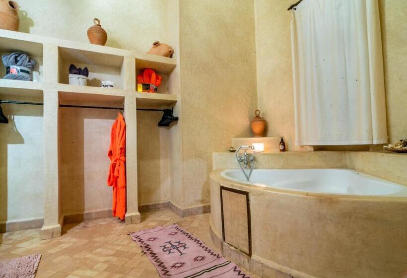 ریاض Villa Septha