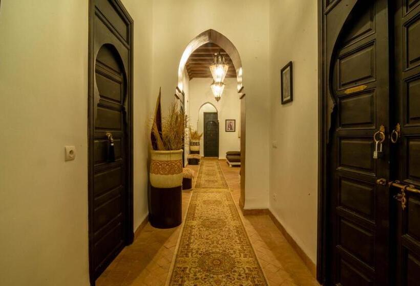 ریاض Villa Septha