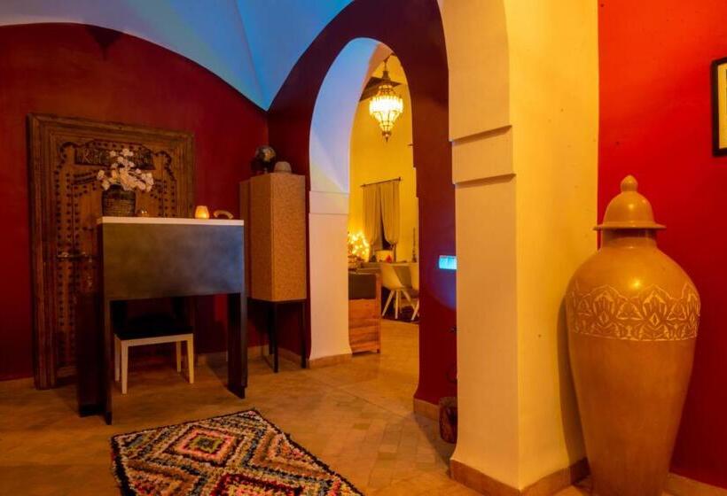 ریاض Villa Septha