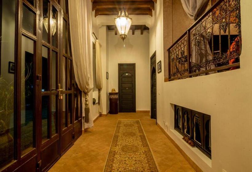 ریاض Villa Septha