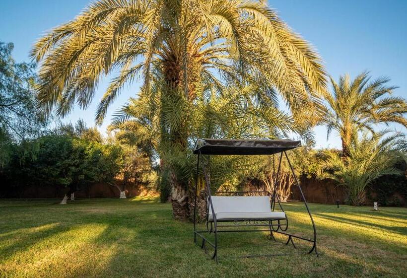 ریاض Villa Septha