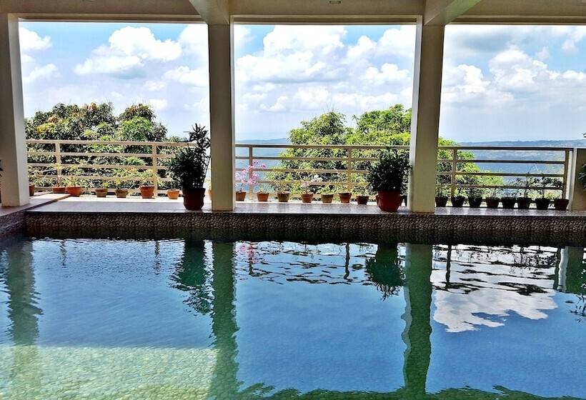 Splash Suites Hotel Tagaytay