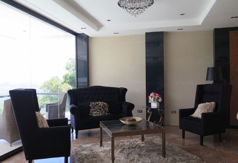 Splash Suites Hotel Tagaytay