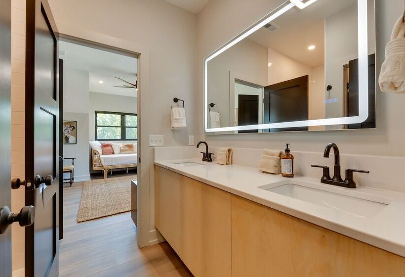 The Retreat At Lake Norman: Boat Dock & Pool!