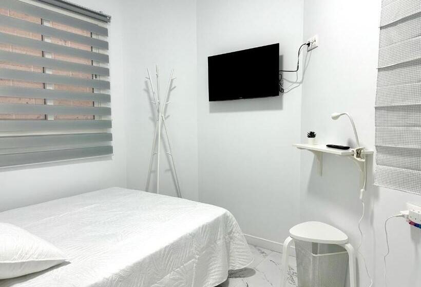 Alcalá Retreat: Ocean View & Modern Comfort
