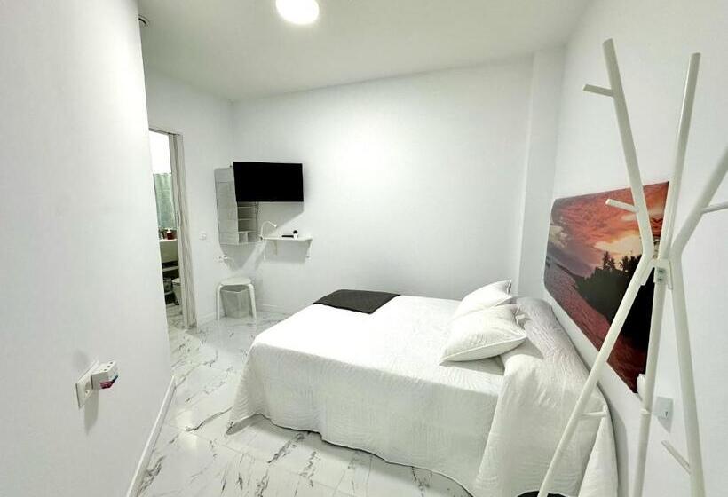 Alcalá Retreat: Ocean View & Modern Comfort