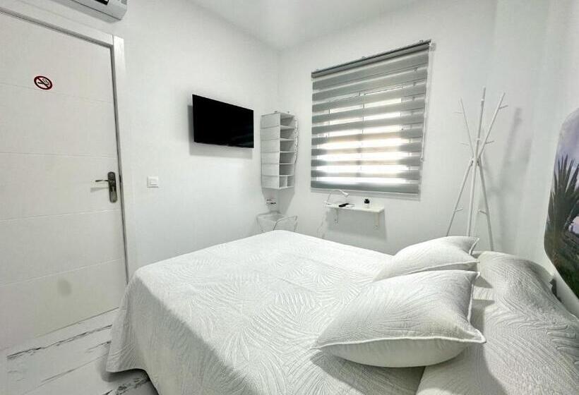 Alcalá Retreat: Ocean View & Modern Comfort