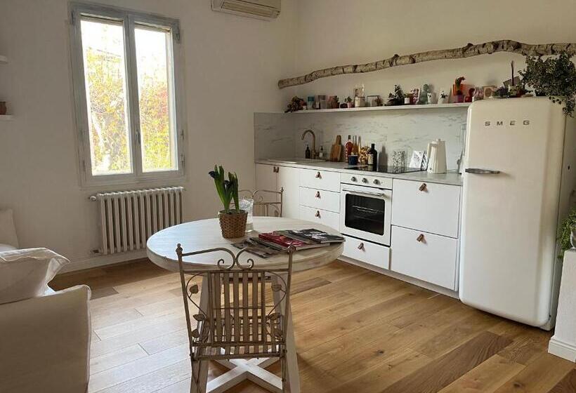 Bed and Breakfast Bloom As You Are