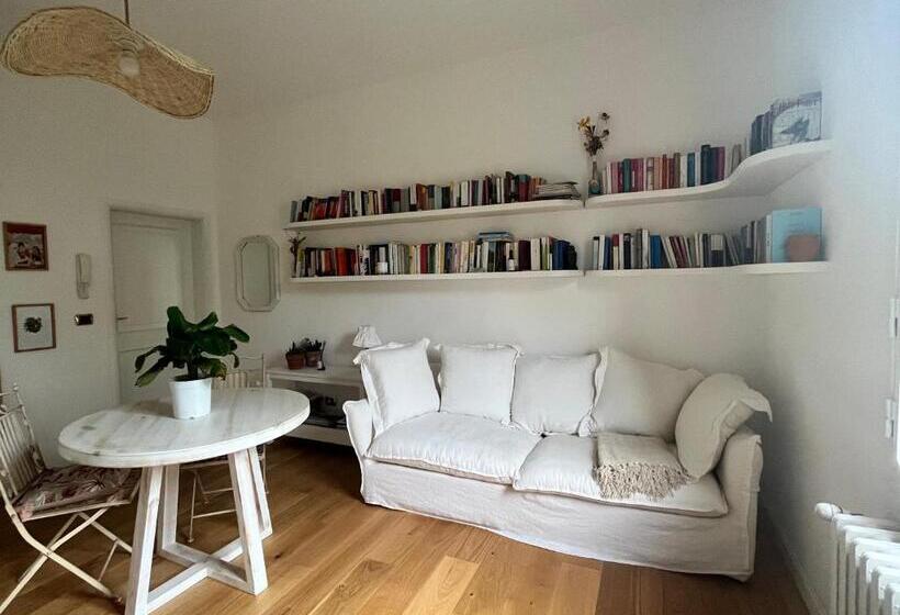 Bed and Breakfast Bloom As You Are