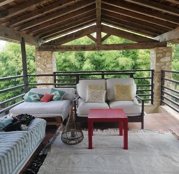 Bed and Breakfast Chez Yvette & Shoji