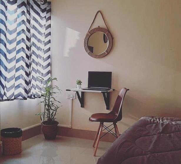 تختخواب و صبحانه The Dew Drop