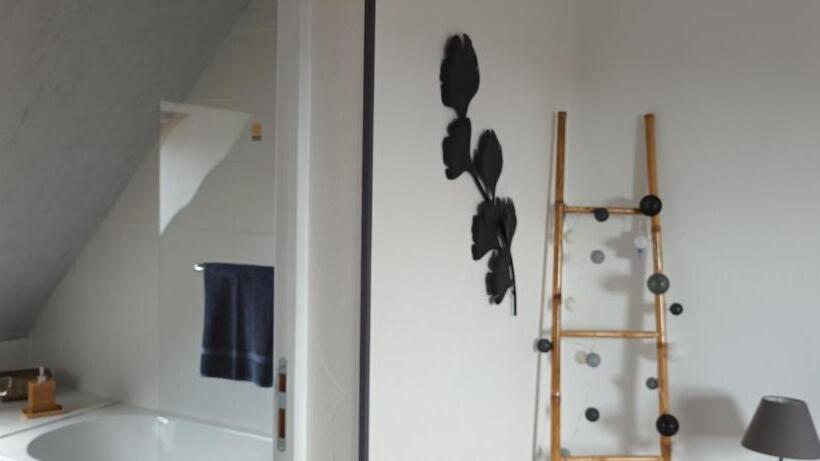 민박 La Maison Des Poulains