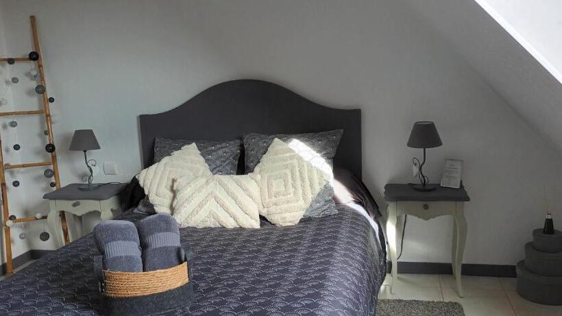 민박 La Maison Des Poulains