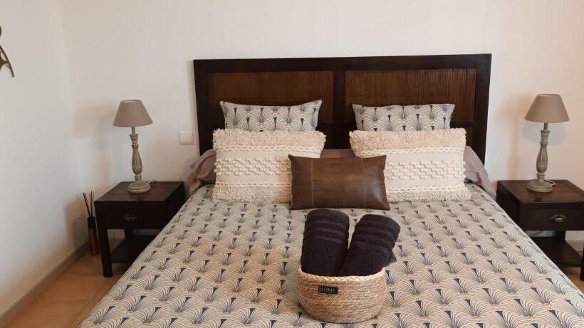 민박 La Maison Des Poulains