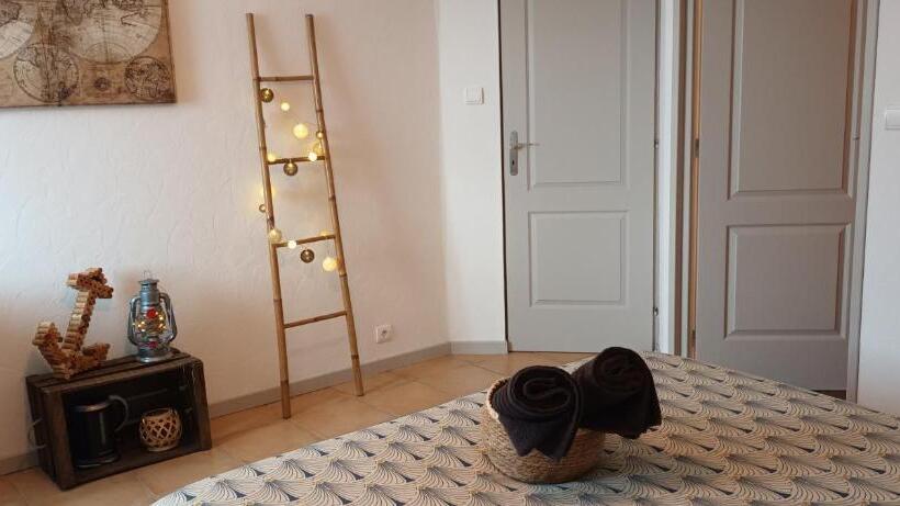 민박 La Maison Des Poulains