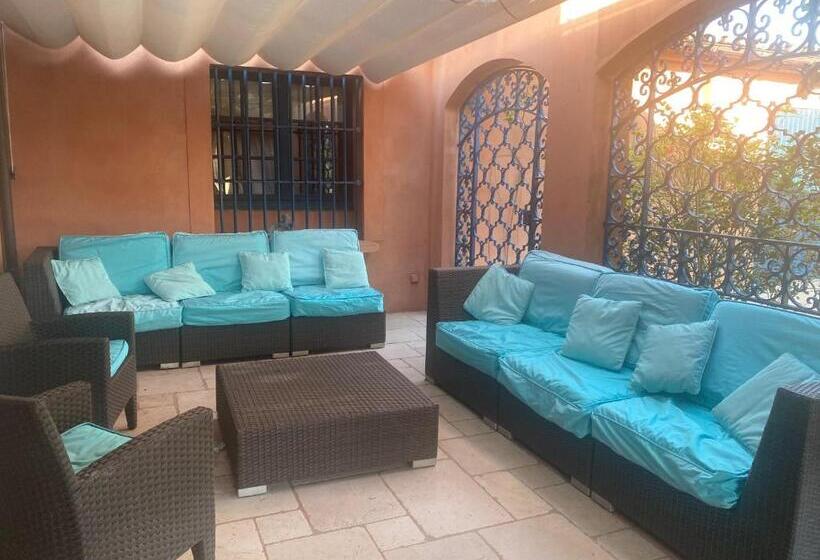 ベッドアンドブレックファースト L’hacienda Francesa