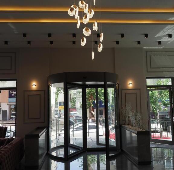 住宿加早餐 Zeni̇a Otel