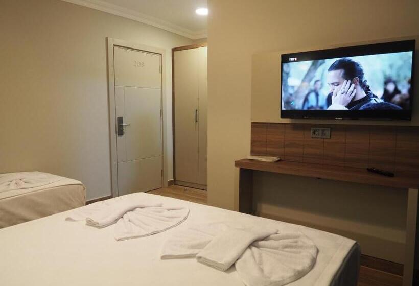 住宿加早餐 Zeni̇a Otel