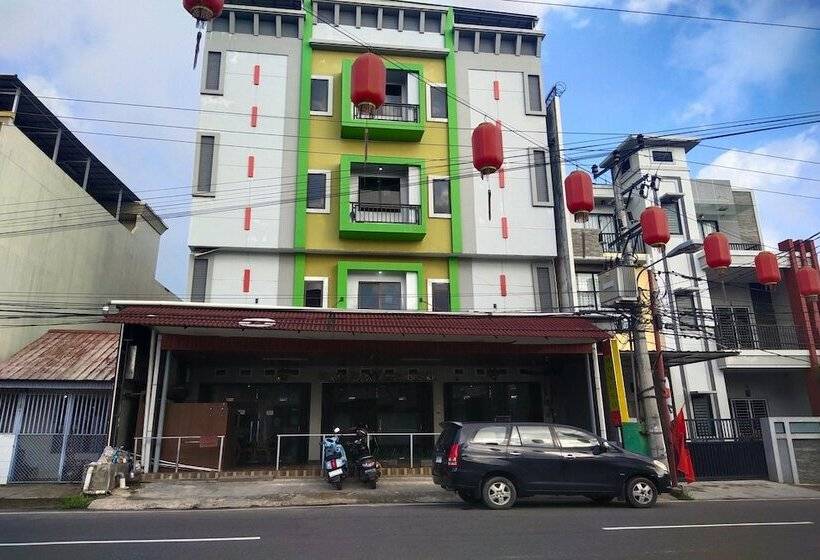 Capital O 93589 Hotel Wongso Syariah