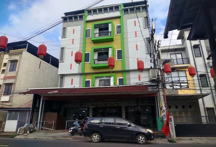 Capital O 93589 Hotel Wongso Syariah