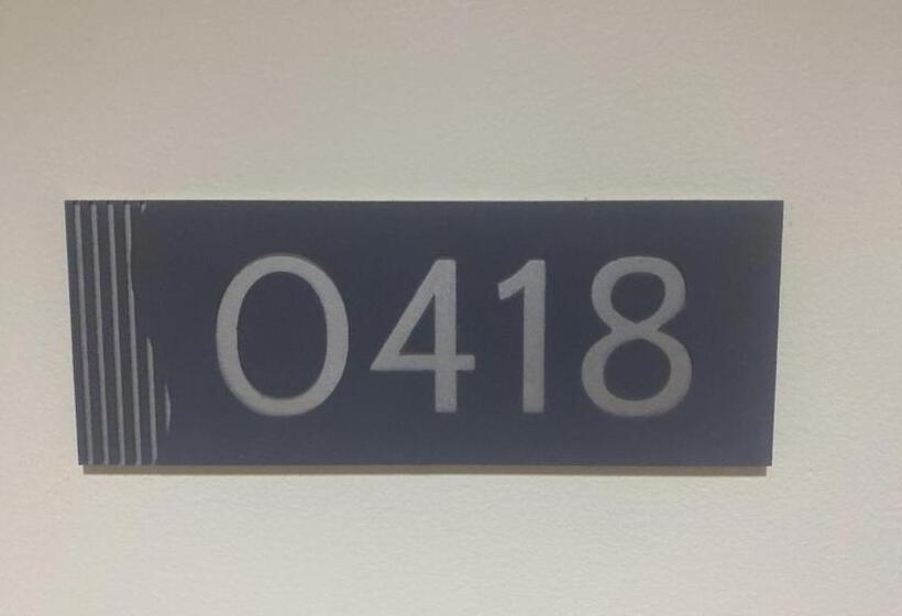 Ella’s Condo@shore3 T3