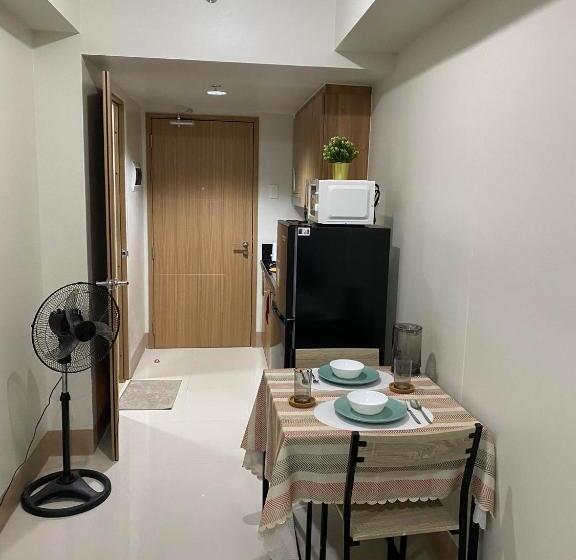 Ella’s Condo@shore3 T3