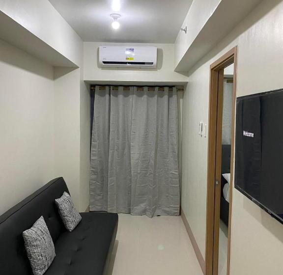 Ella’s Condo@shore3 T3