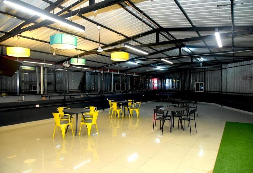 בית מלון כפרי Aradhya Inn Deralakatte