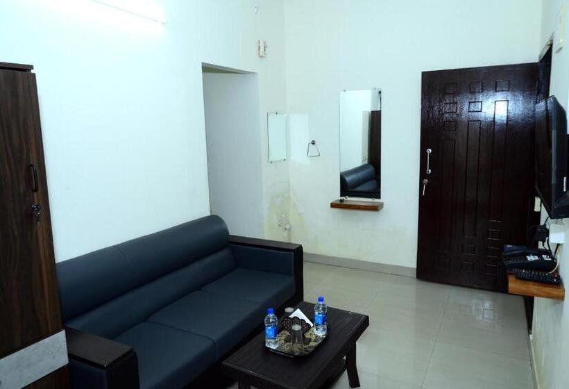 בית מלון כפרי Aradhya Inn Deralakatte