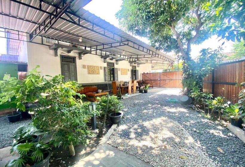 فندق Capital O 93608 Yy S House Syariah