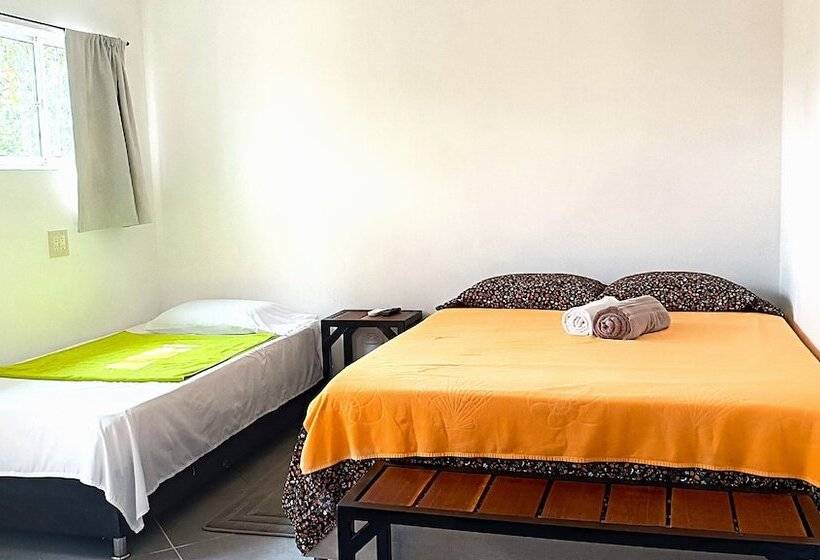 هتل Boutique Chateau De La Mar