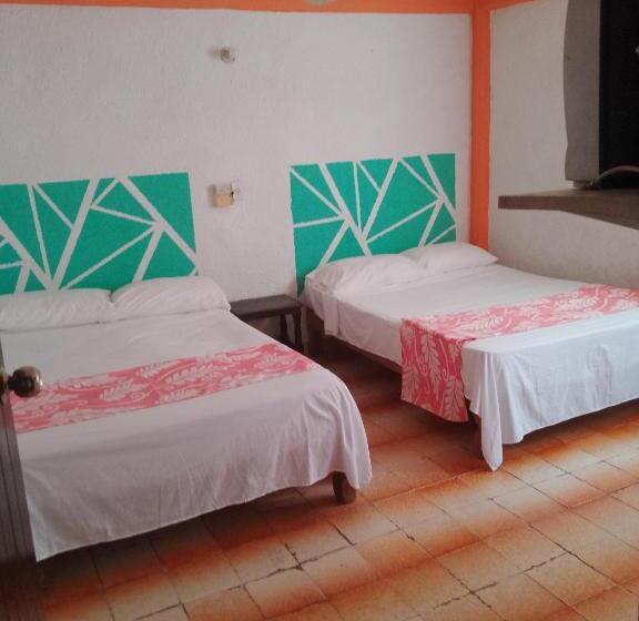 מלון כמוסות Villa Del Angel