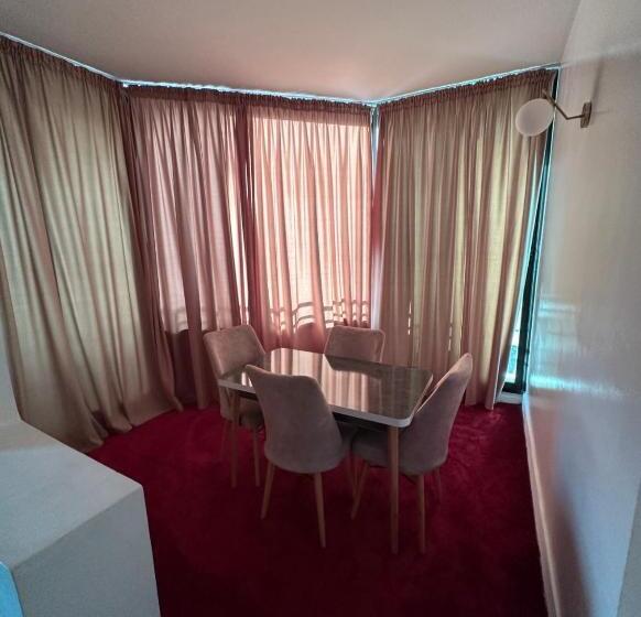 בית מלון כפרי Crystal Boulevard Single/double