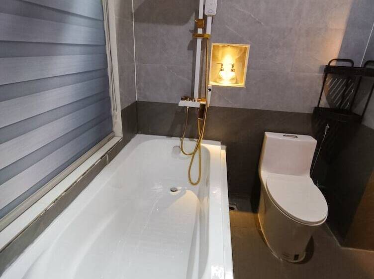 هتل Khe Sanh Luxury