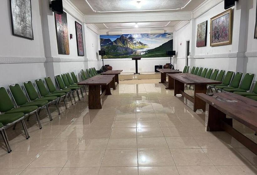 בית מלון כפרי Kinasih