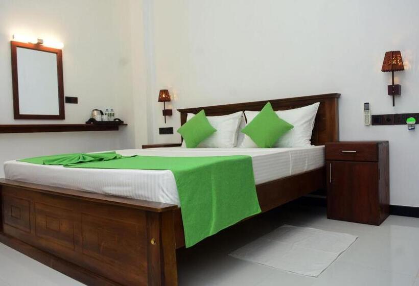 Отель Lake & Ocean Villa Ahangama