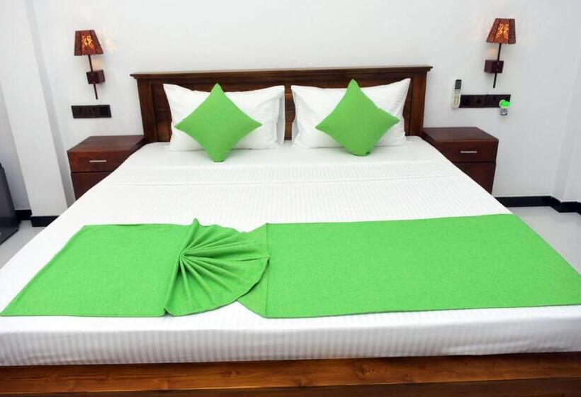 Отель Lake & Ocean Villa Ahangama