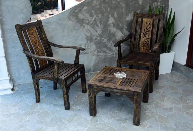 Отель Lake & Ocean Villa Ahangama