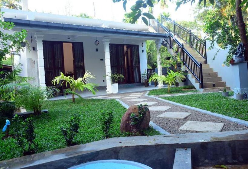 Отель Lake & Ocean Villa Ahangama