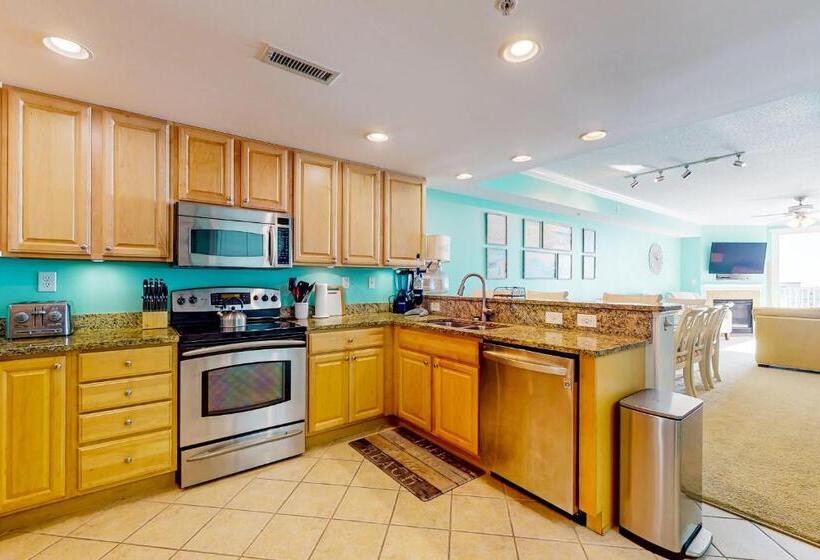 Отель Mayfair Beach 503