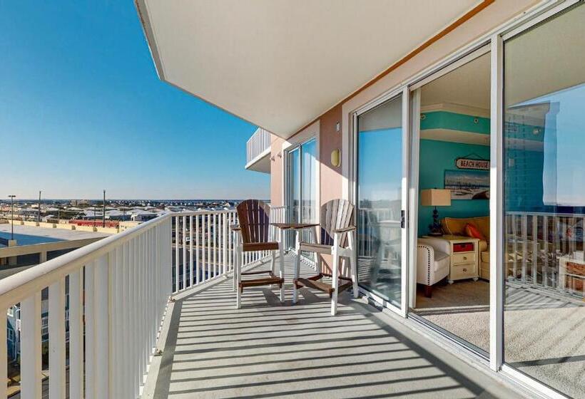 Отель Mayfair Beach 503