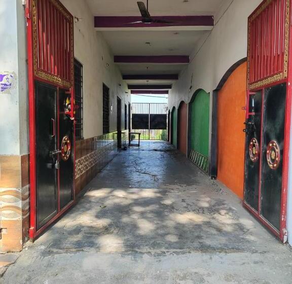 호텔 Omni Palace By Bookingcare