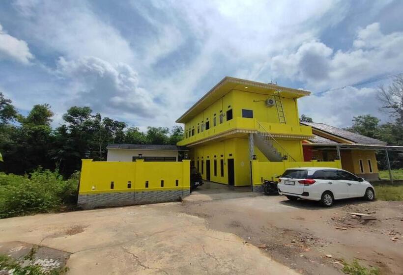 בית מלון כפרי Penginapan Dvn & Tmy 01 Mitra Reddoorz