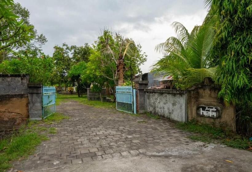 בית מלון כפרי Hepi Bungalow Lovina Mitra Reddoorz