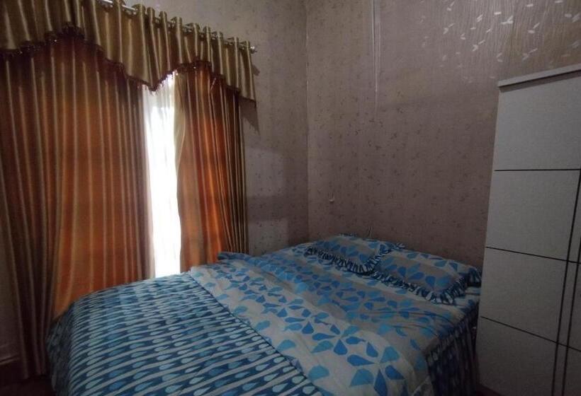 Отель Oyo 93618 Homestay Bonjeruk