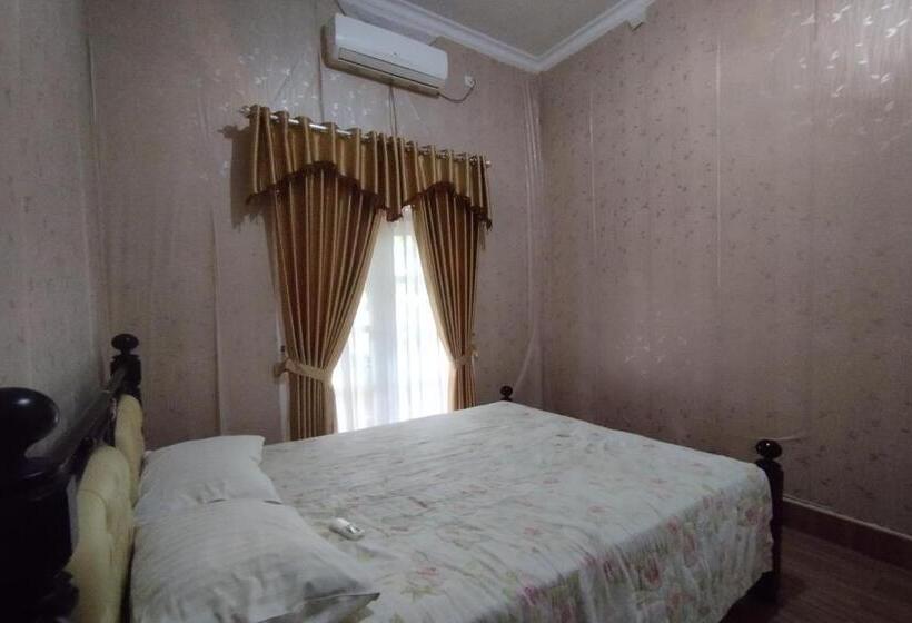 ホテル Oyo 93618 Homestay Bonjeruk